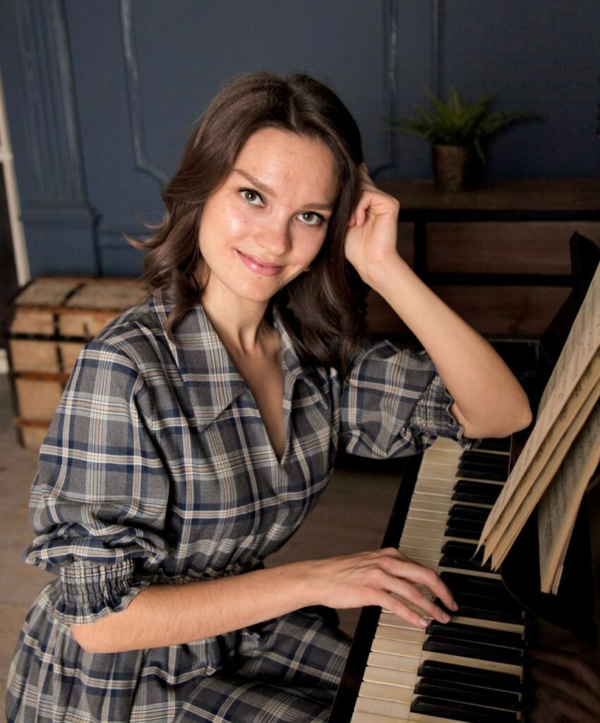 Music therapist Maria Linkova